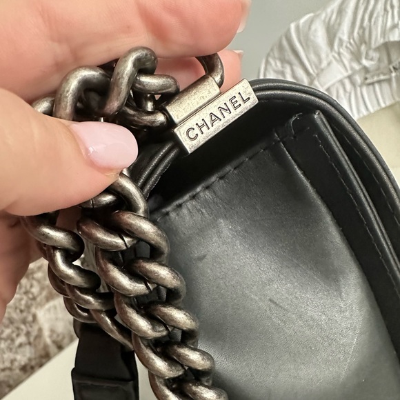 Authentic large Chanel Boy Bag in black calfskin. Comes with full set. - Picture 6 of 12